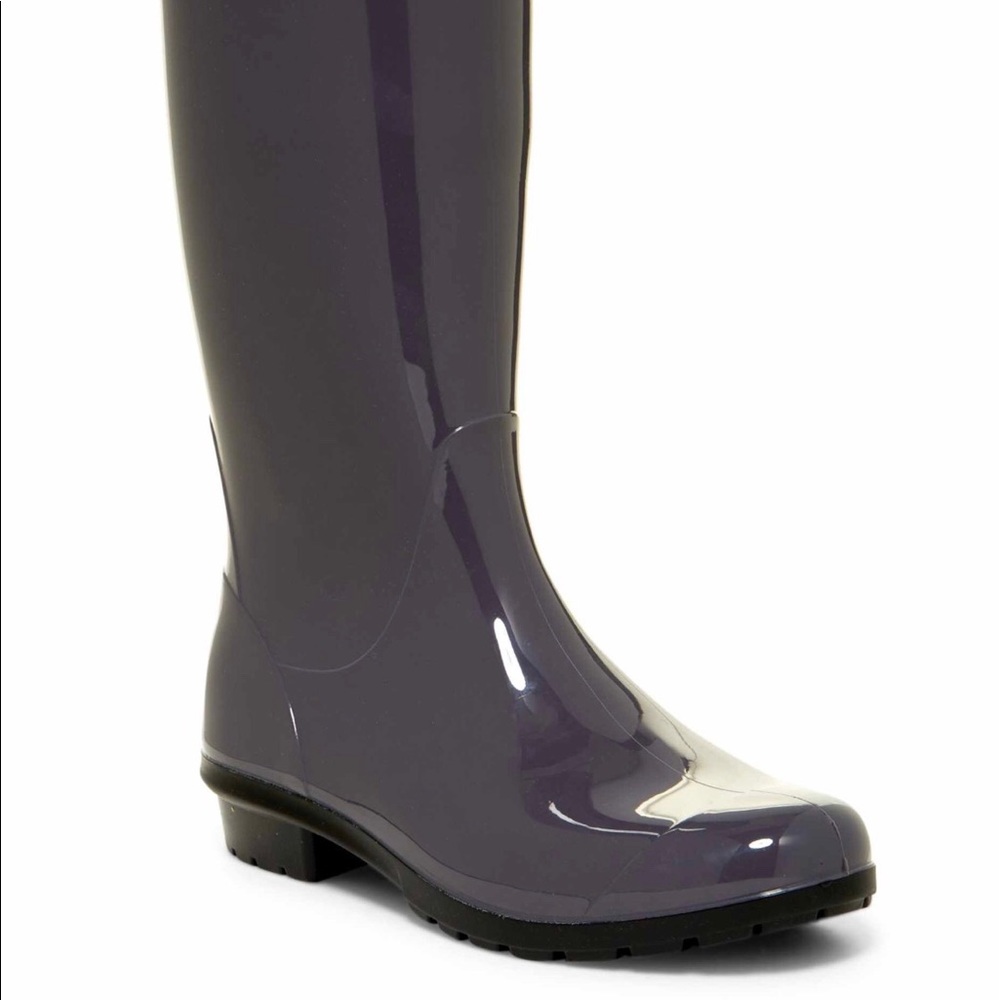 UGG size 7 rain boots, like new